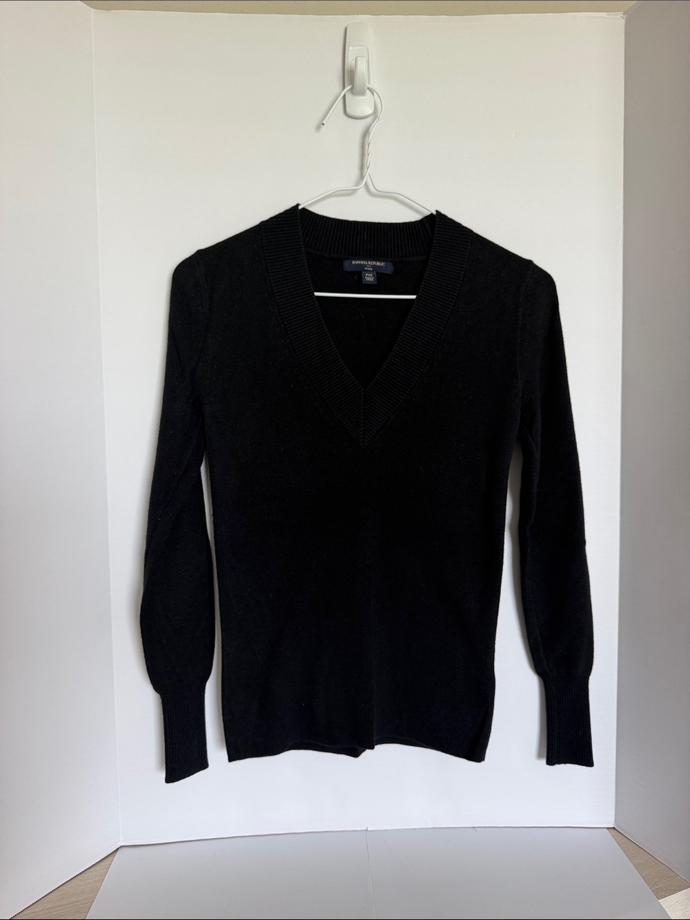 Banana Republic Black V-Neck Long Sleeve Sweater PXS